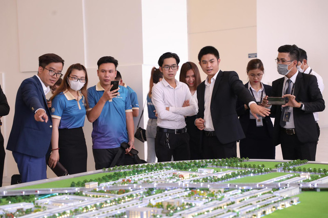 Thị trường địa ốc tiếp tục tăng giá - Ảnh 1. Thị trường địa ốc tiếp tục tăng giá - Ảnh 1.